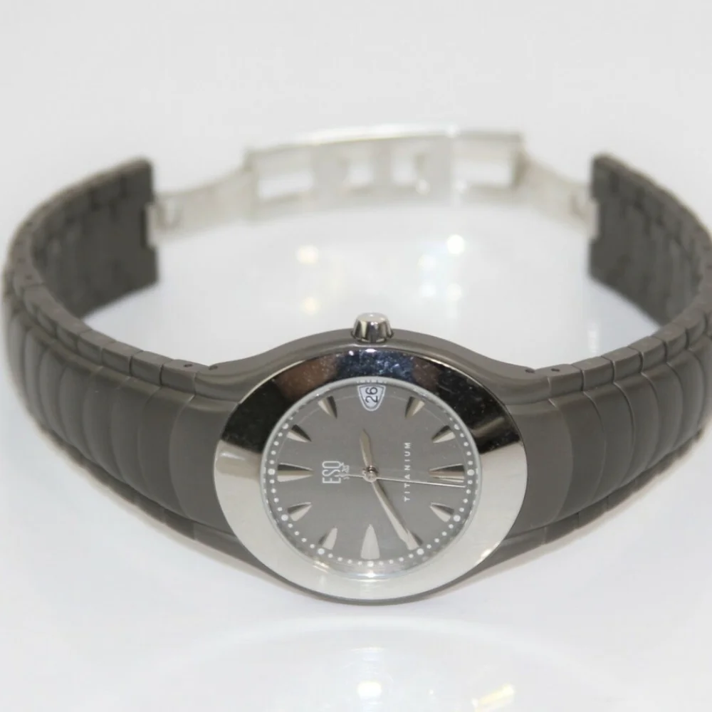 ESQ Movado be top